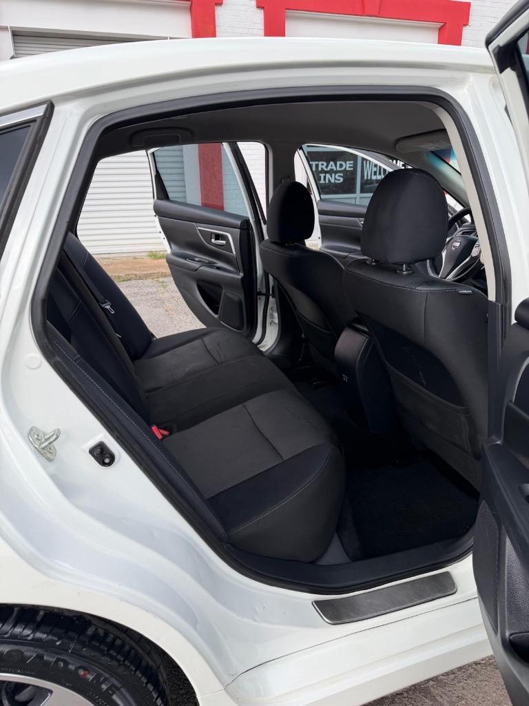 2018 Nissan Altima - $10,995