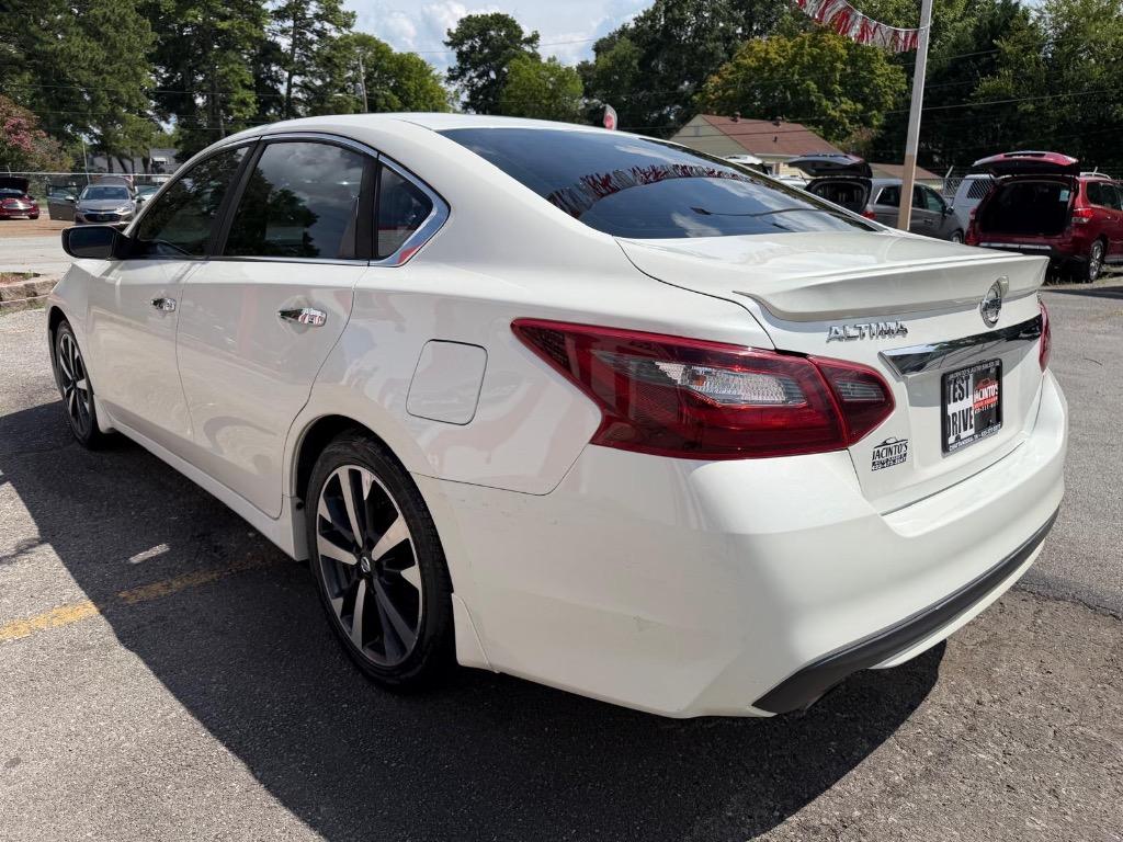 2018 Nissan Altima - $10,995