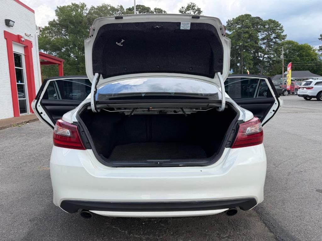 2018 Nissan Altima - $10,995