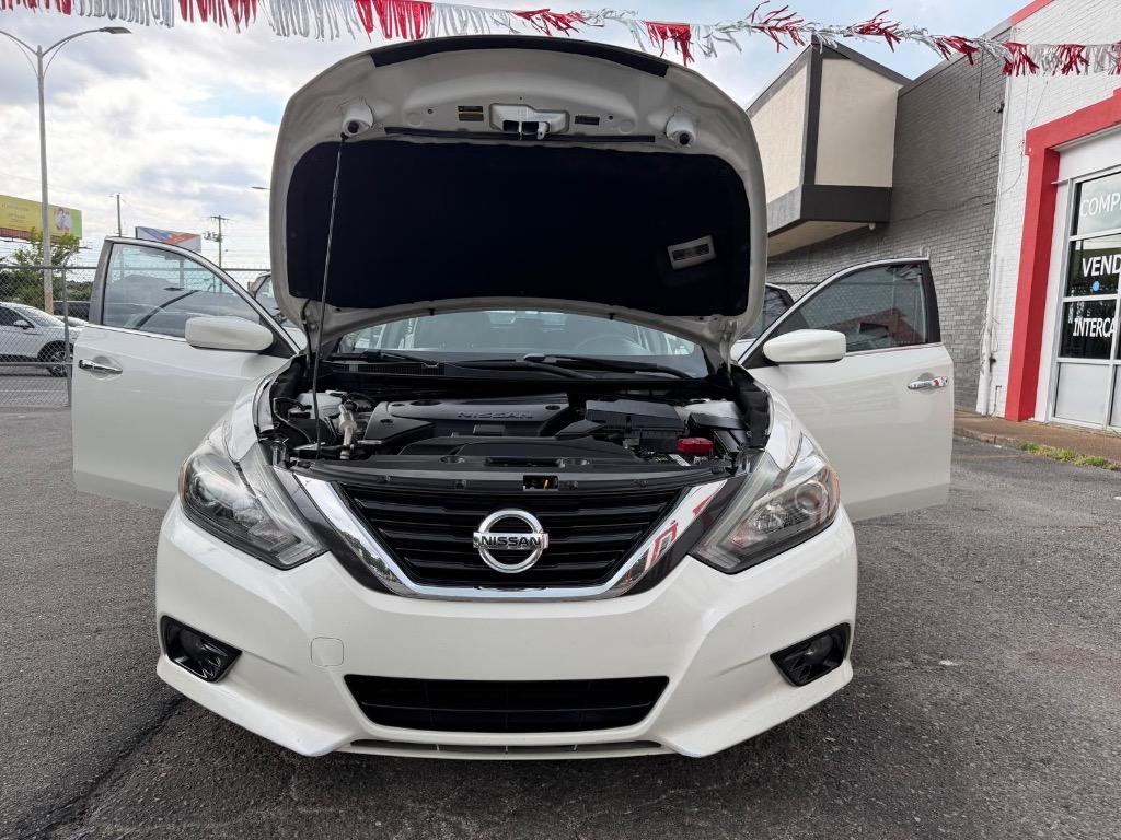 2018 Nissan Altima - $10,995