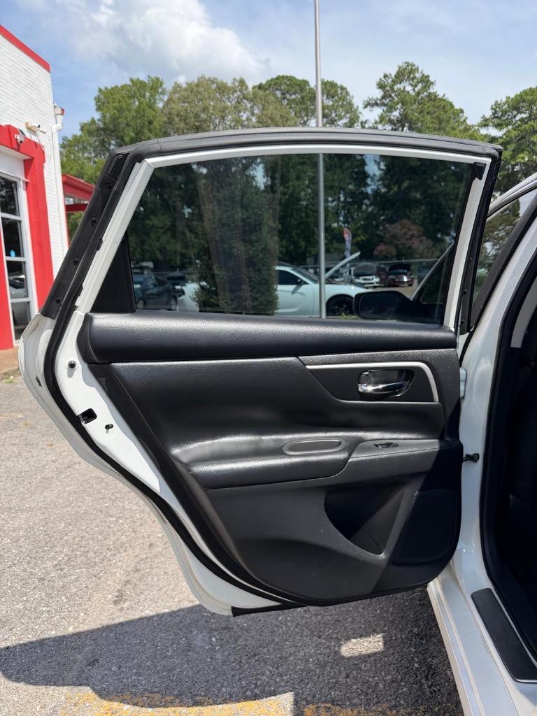 2018 Nissan Altima - $10,995
