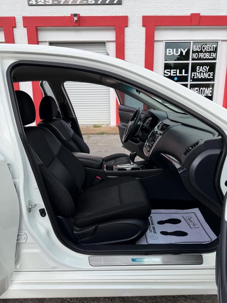 2018 Nissan Altima - $10,995
