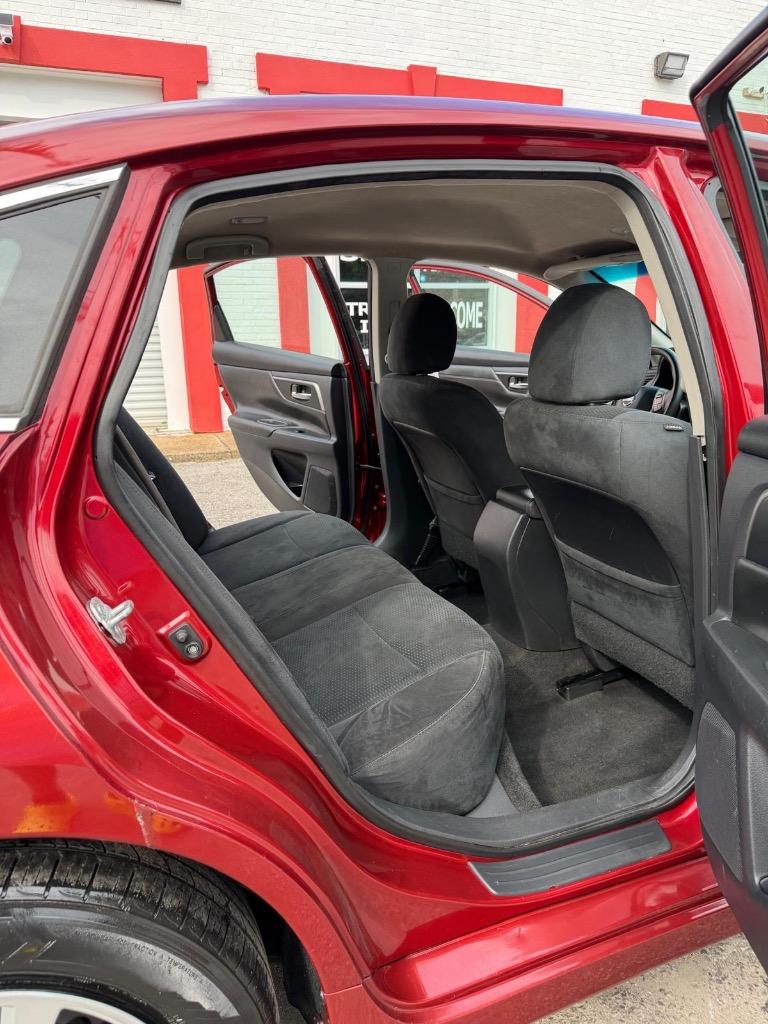 2015 Nissan Altima - $8,995