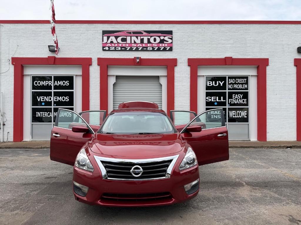 2015 Nissan Altima - $8,995
