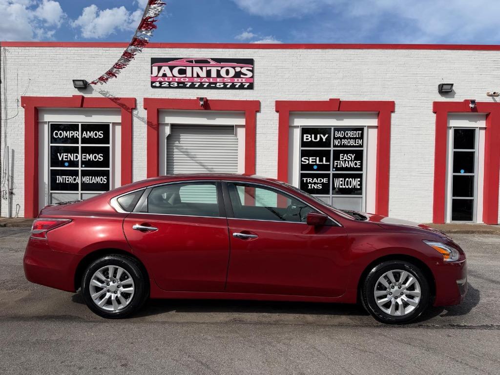 2015 Nissan Altima - $8,995