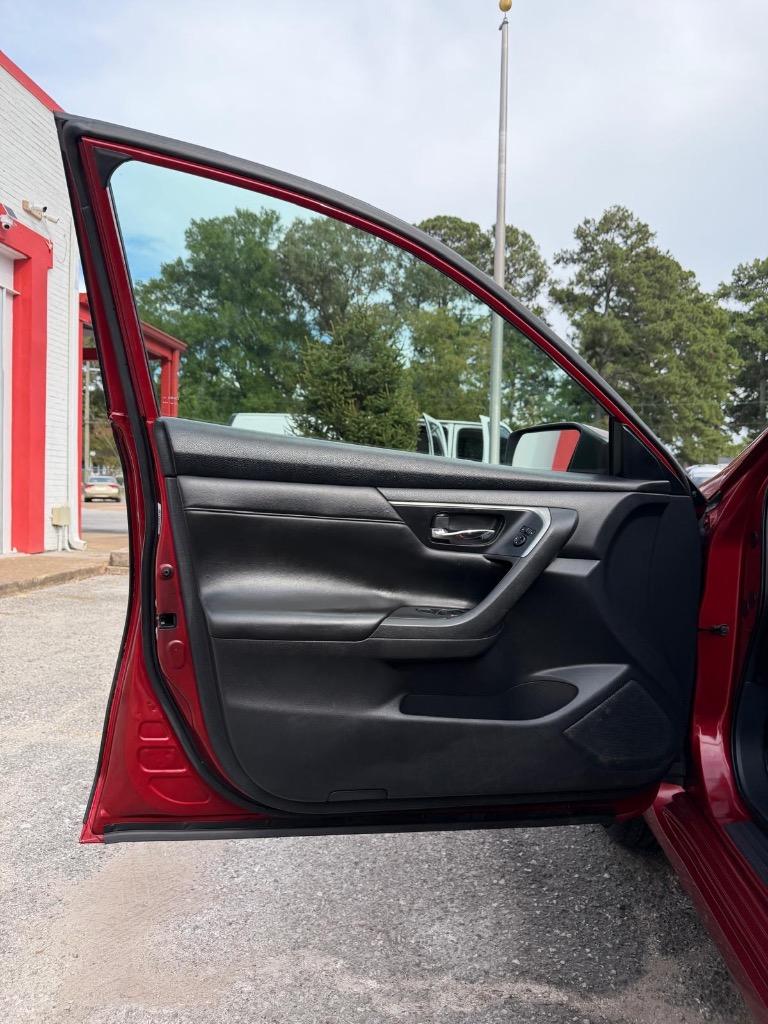 2015 Nissan Altima - $8,995