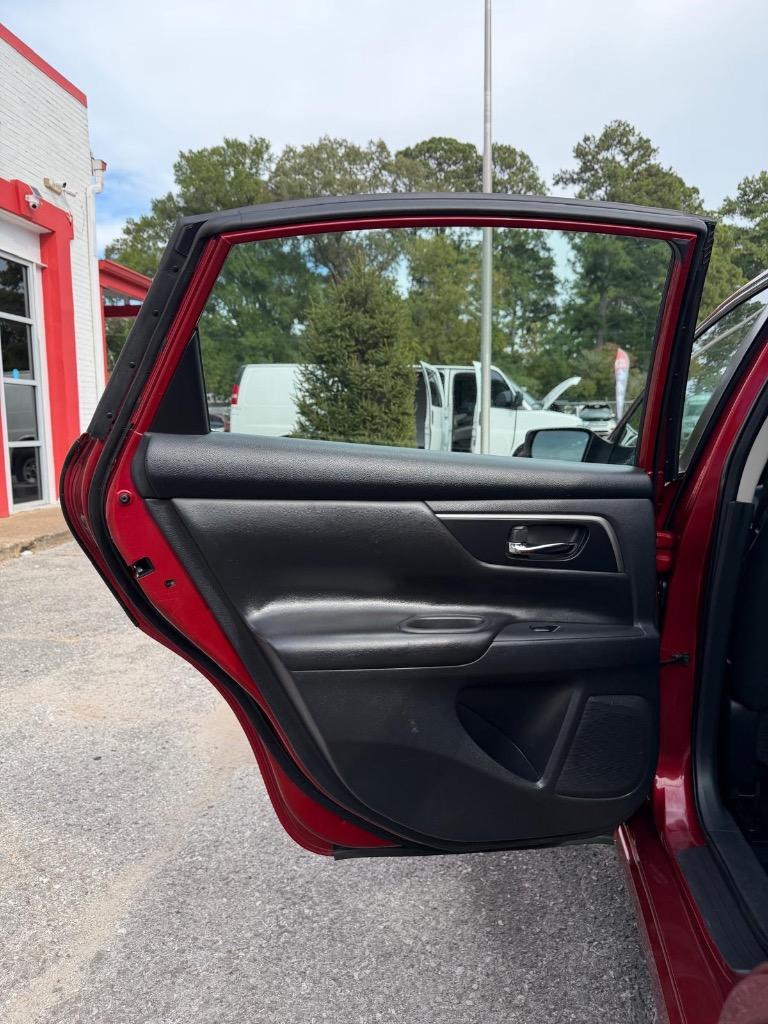 2015 Nissan Altima - $8,995