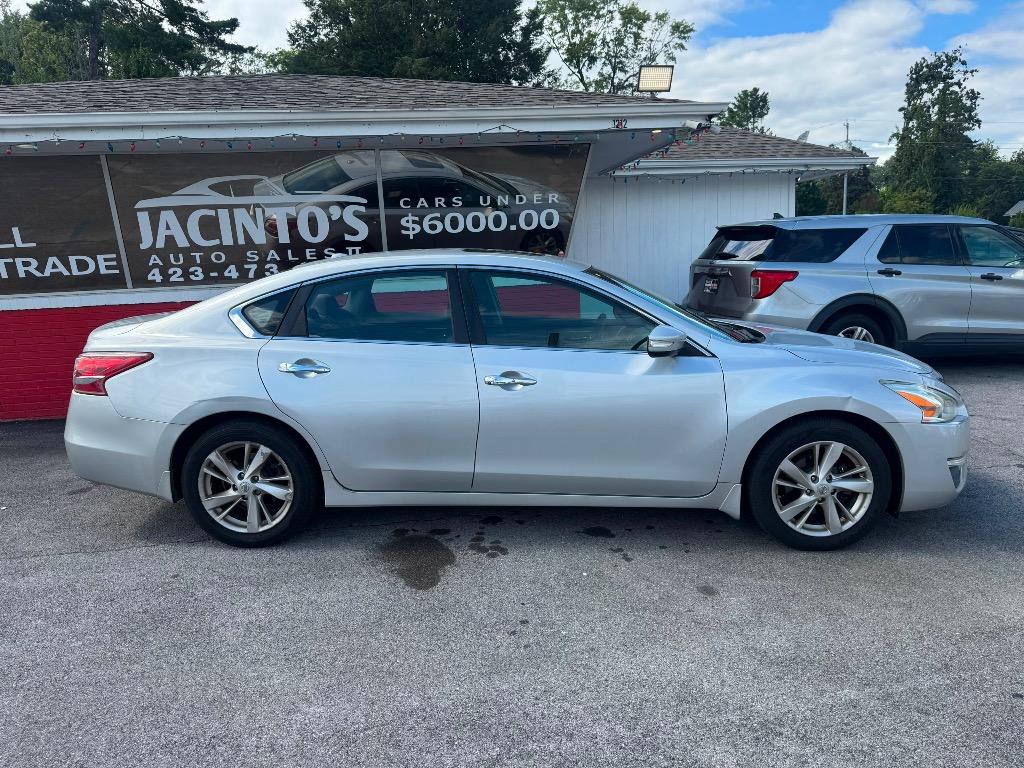 2013 Nissan Altima - $7,995