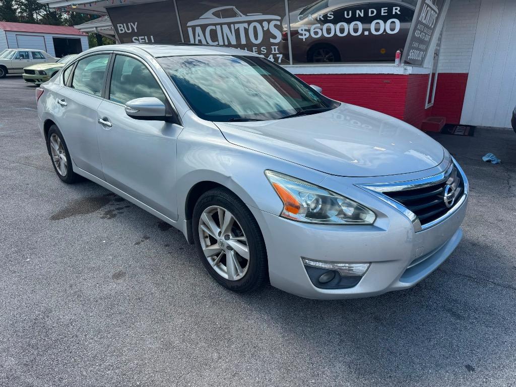 2013 Nissan Altima - $7,995