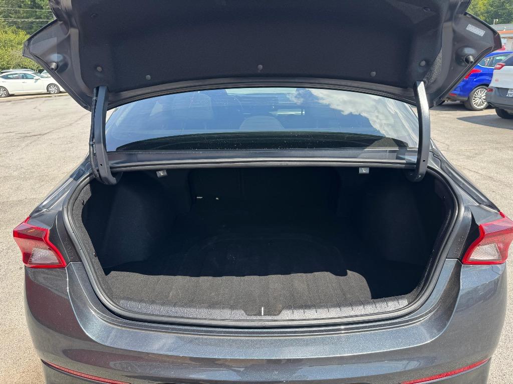 2022 Kia K5 - $17,995