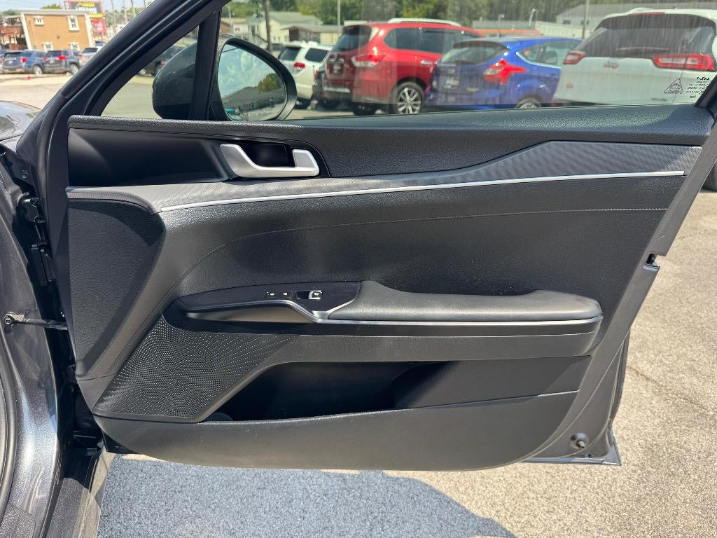 2022 Kia K5 - $17,995