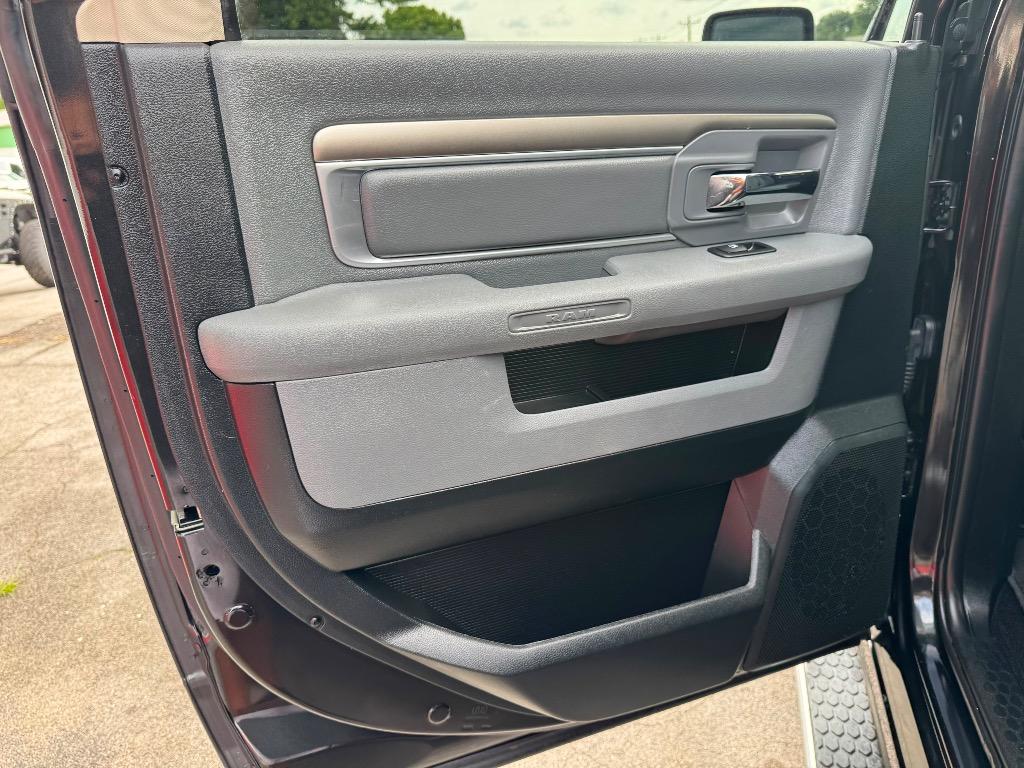 2017 Ram 1500 - $15,995