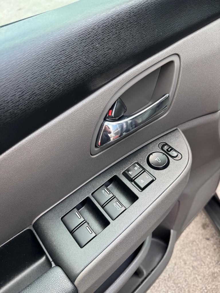 2015 Honda Odyssey - $11,995