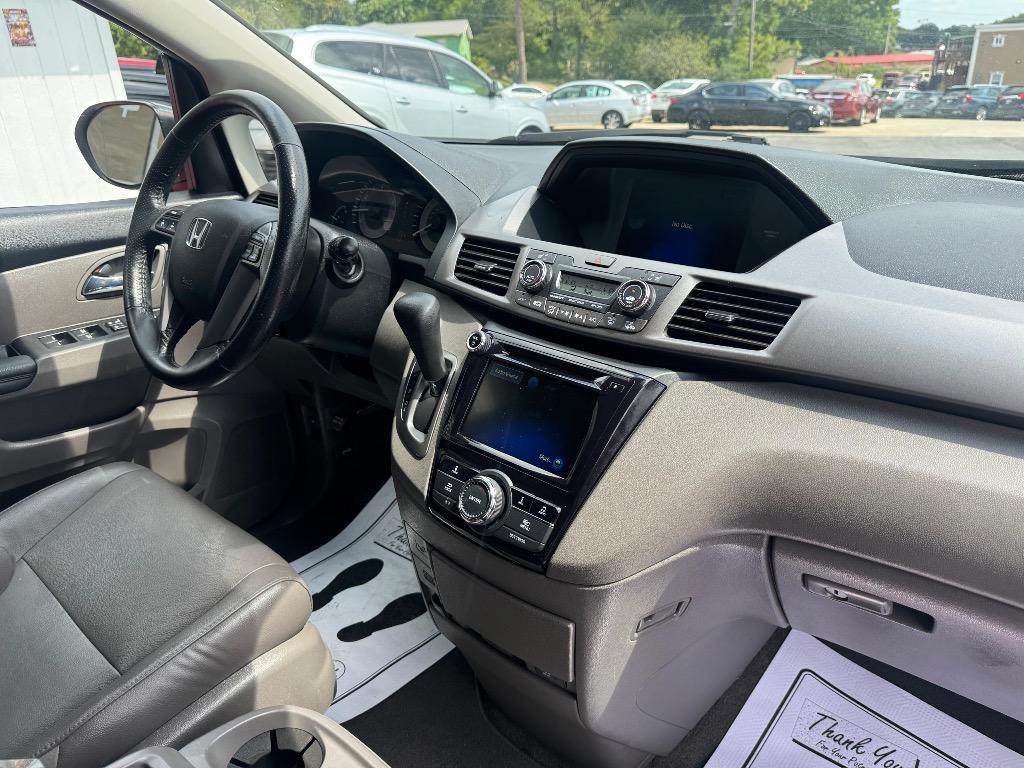 2015 Honda Odyssey - $11,995