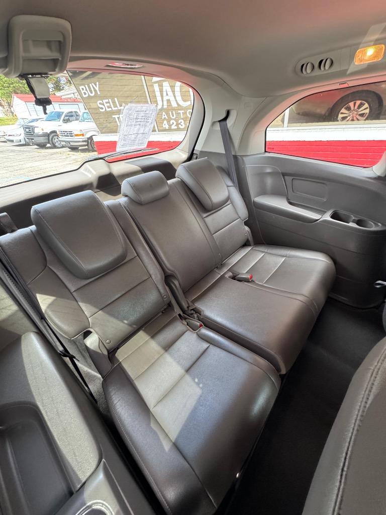 2015 Honda Odyssey - $11,995