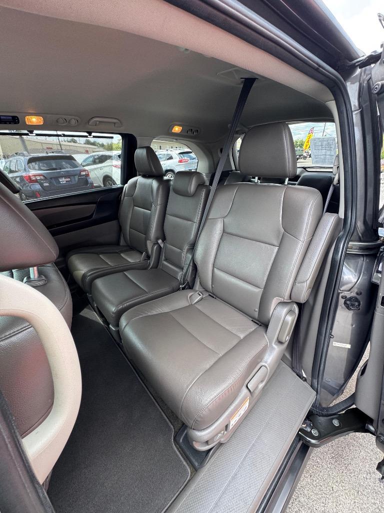 2015 Honda Odyssey - $11,995