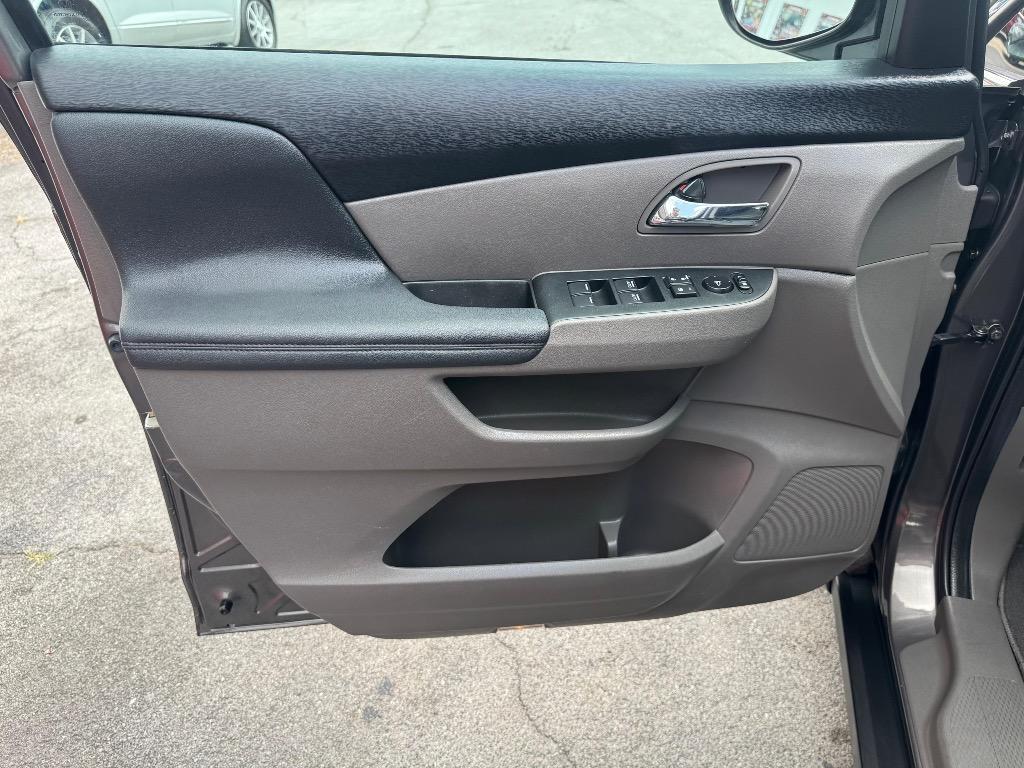 2015 Honda Odyssey - $11,995