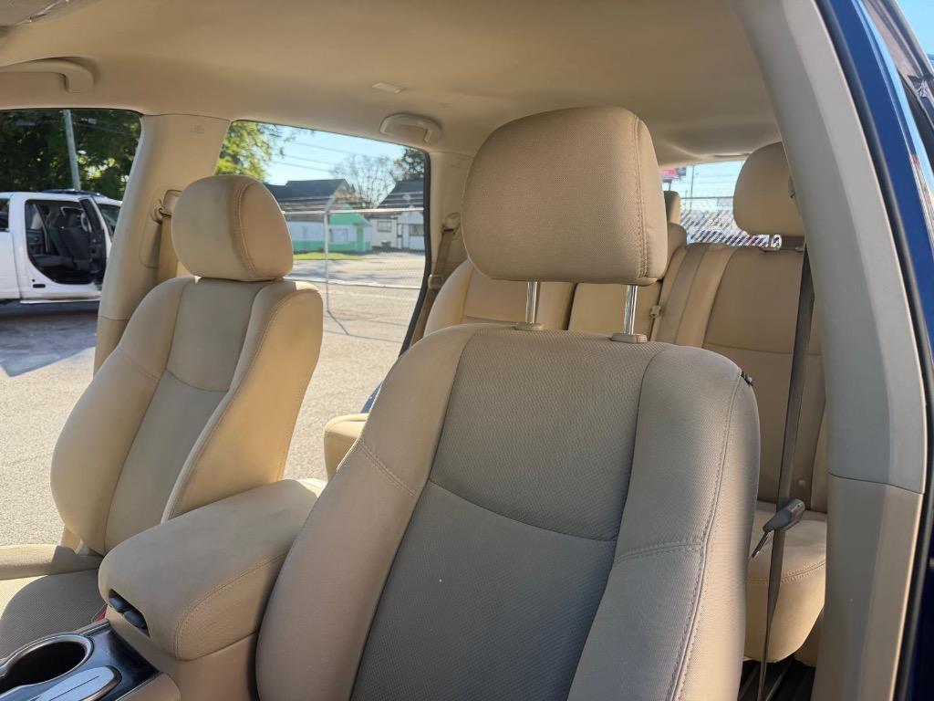 2017 Nissan Pathfinder - $13,995