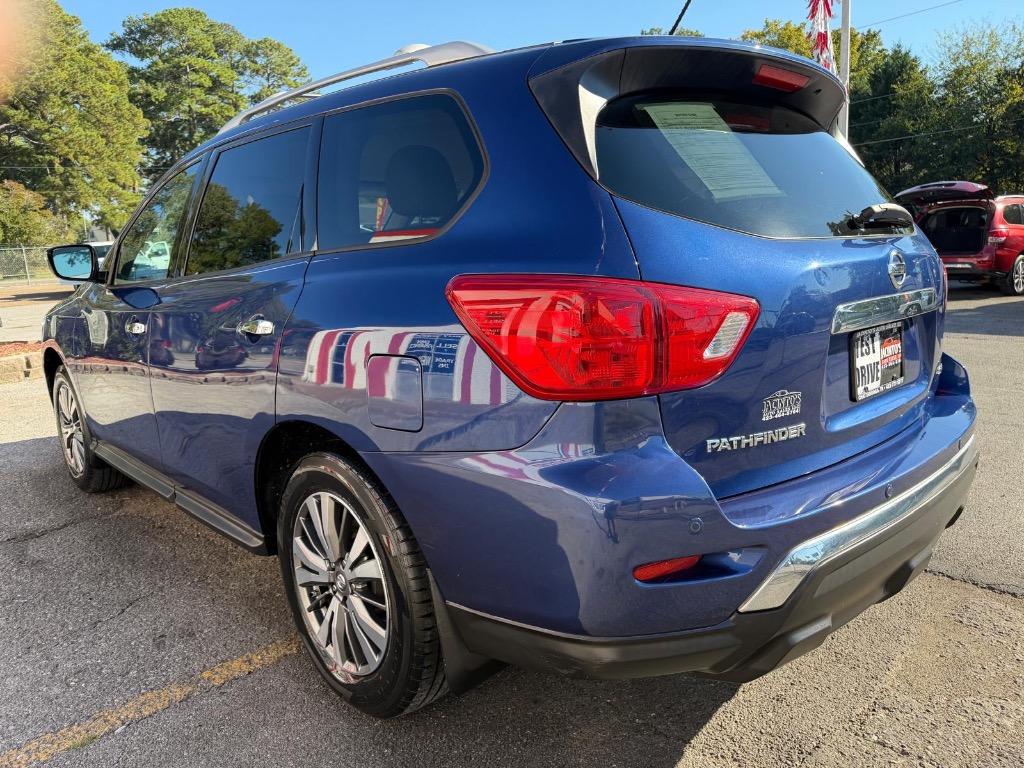 2017 Nissan Pathfinder - $13,995