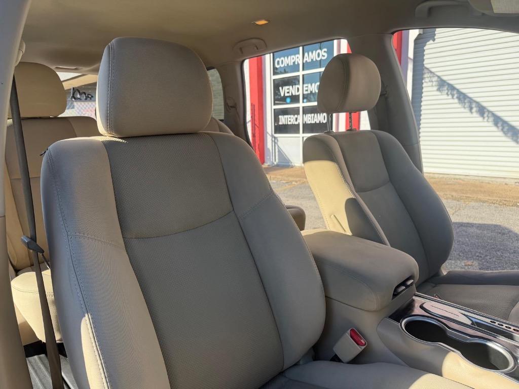2017 Nissan Pathfinder - $13,995