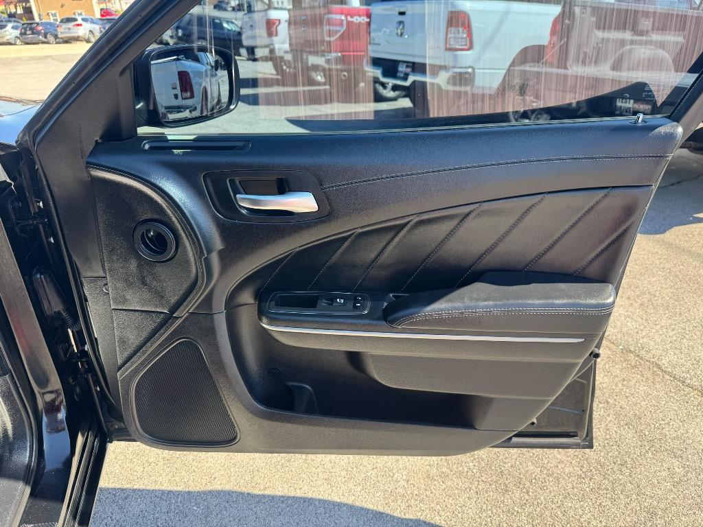 2015 Dodge Charger - $12,995