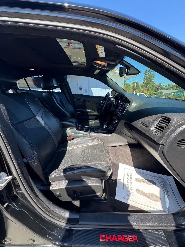 2015 Dodge Charger - $12,995