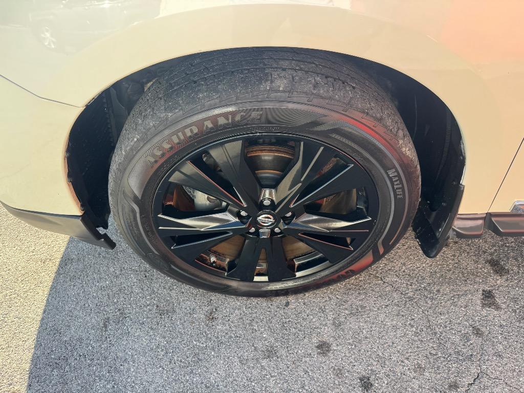 2017 Nissan Pathfinder - $12,995