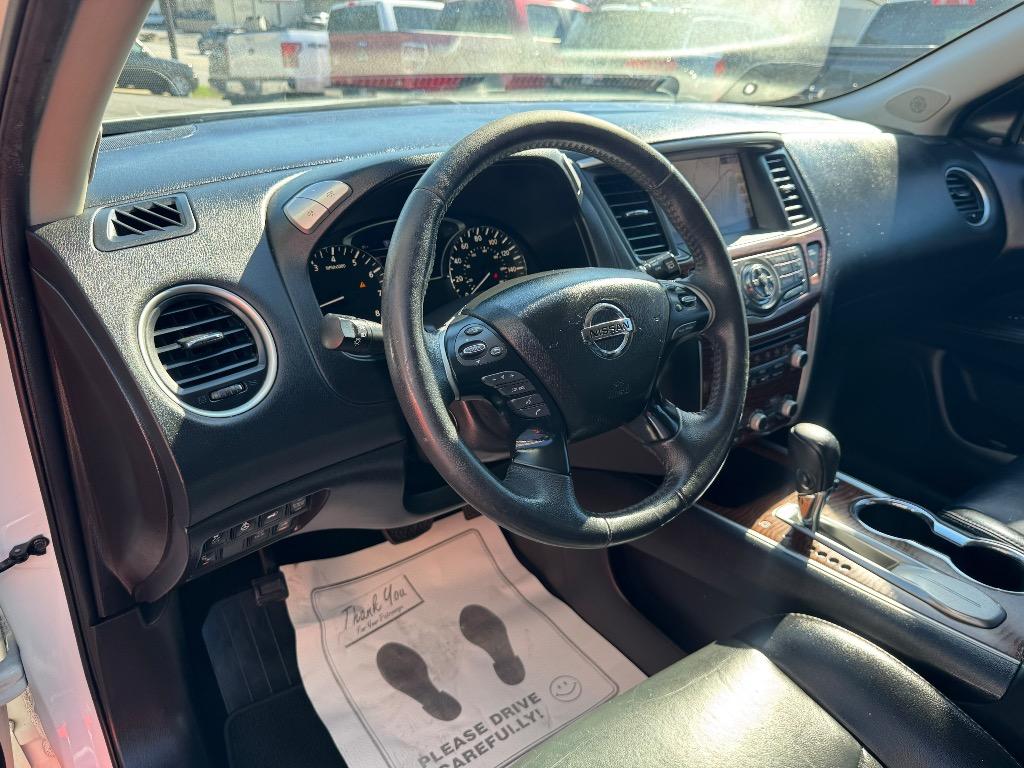 2017 Nissan Pathfinder - $12,995