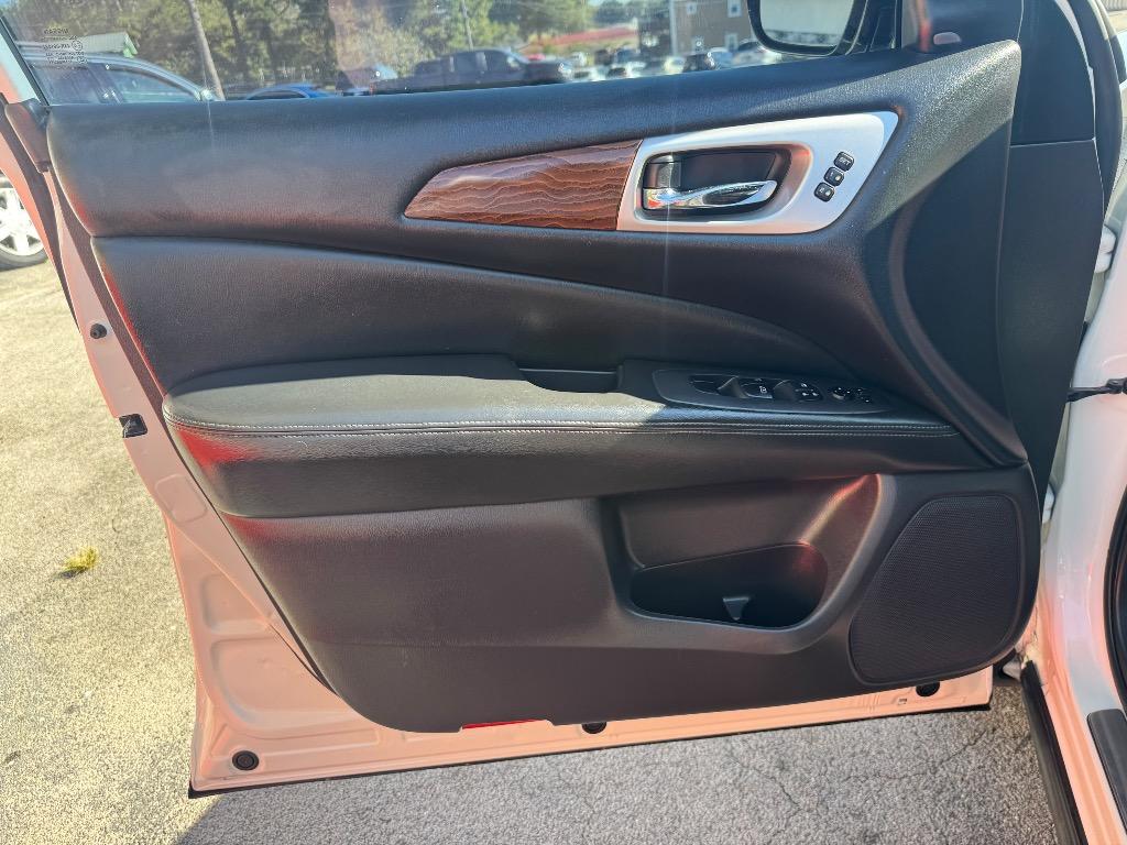 2017 Nissan Pathfinder - $12,995