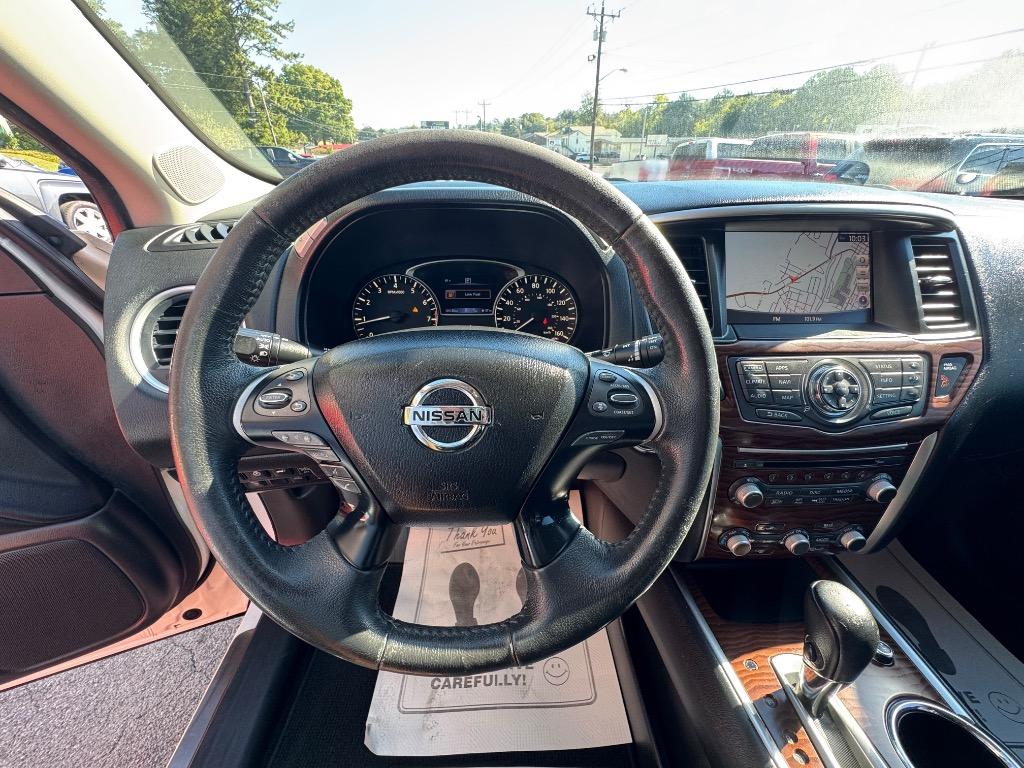 2017 Nissan Pathfinder - $12,995