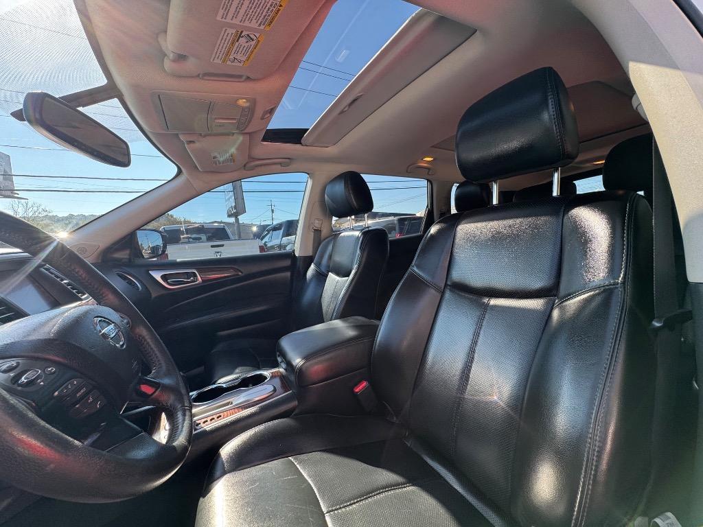 2017 Nissan Pathfinder - $12,995