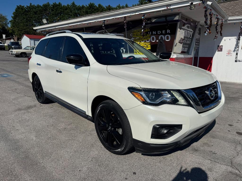 2017 Nissan Pathfinder - $12,995
