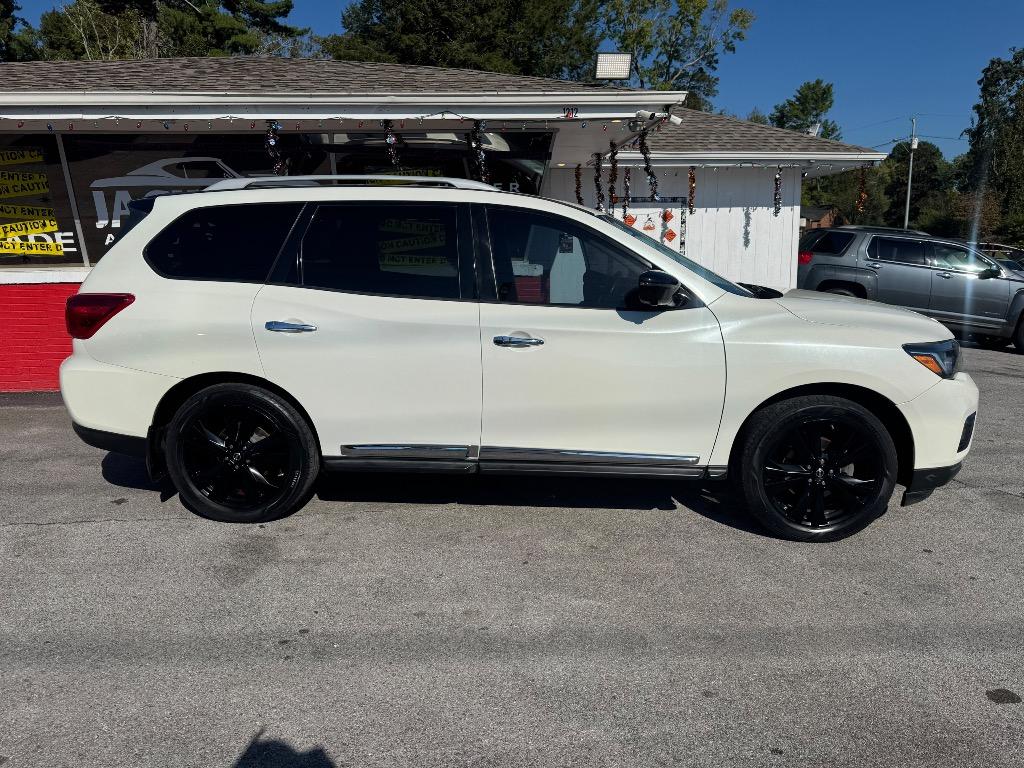 2017 Nissan Pathfinder - $12,995