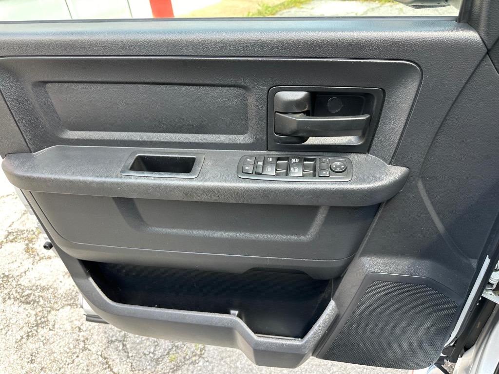 2015 RAM 1500 Tradesman photo