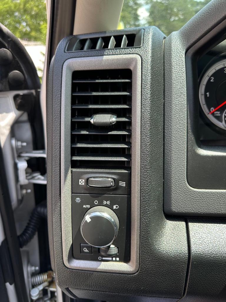 2015 RAM 1500 Tradesman photo
