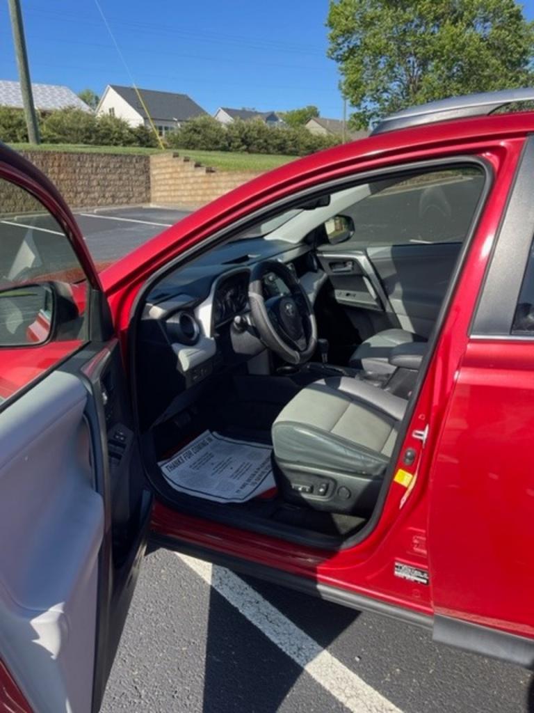 2013 Toyota RAV4 - $11,000
