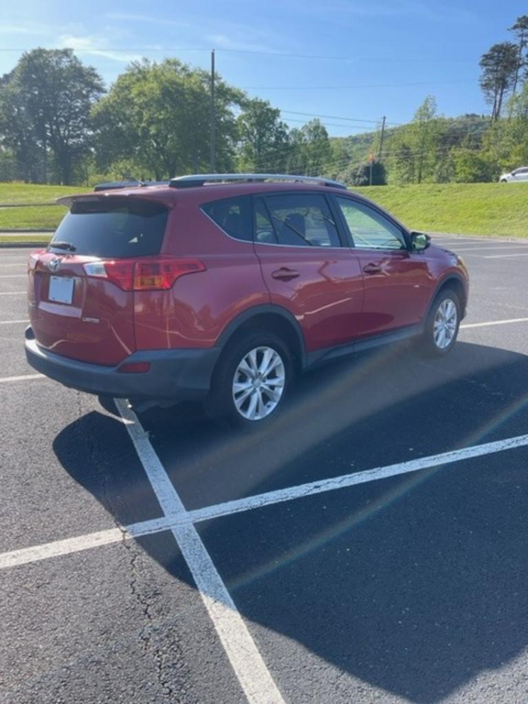 2013 Toyota RAV4 - $11,000