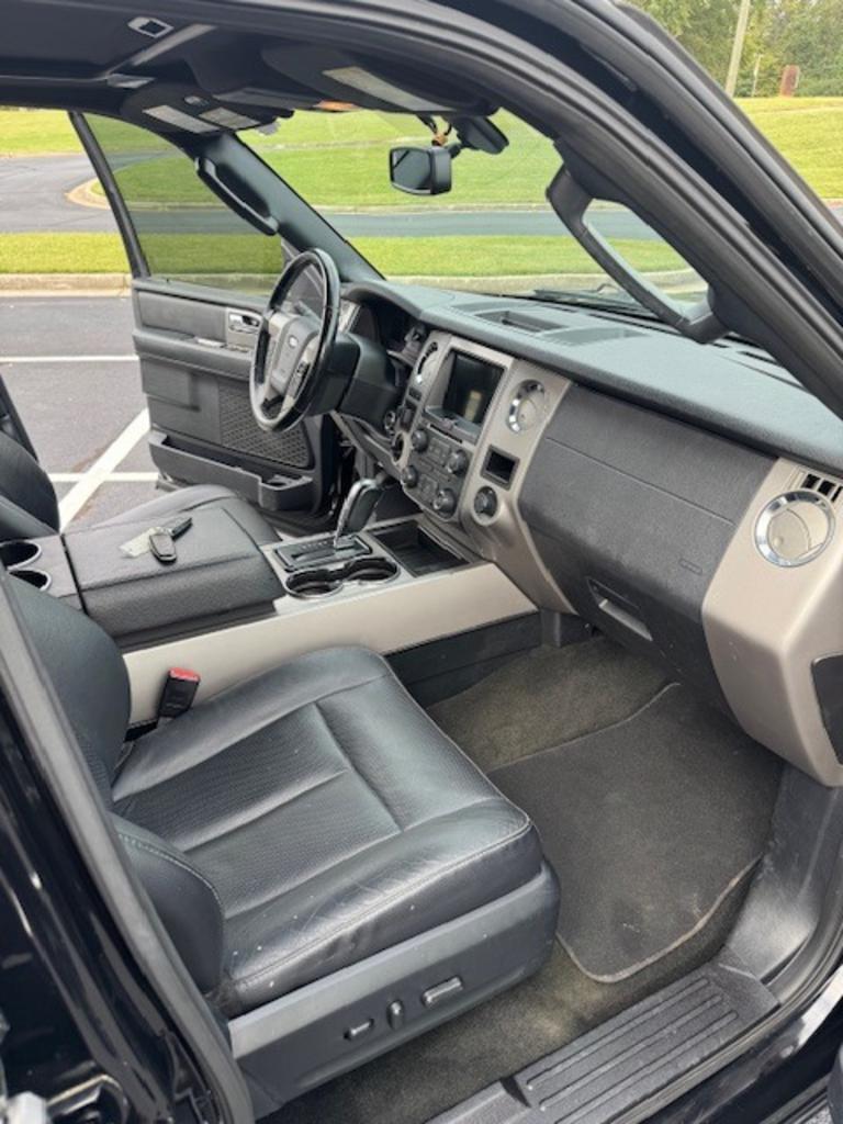 2017 Ford Expedition - $12,850