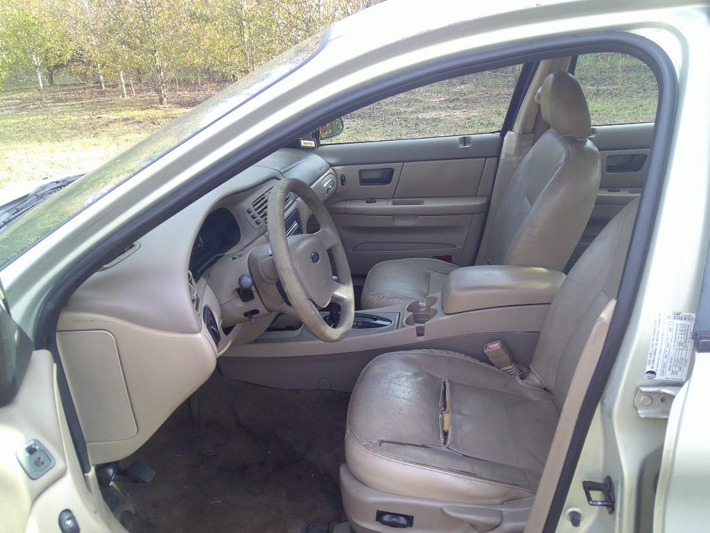 2005 Ford Taurus SE photo