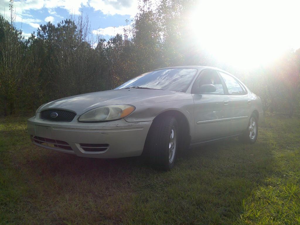 2005 Ford Taurus SE photo