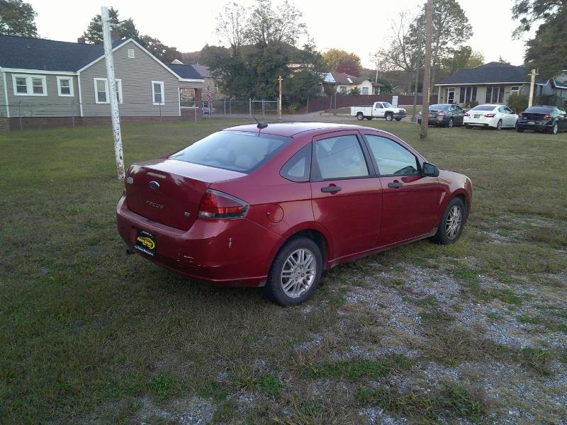 2010 Ford Focus - $2,250