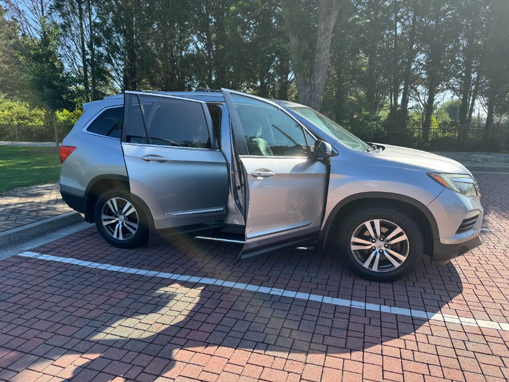 2016 Honda Pilot - $15,695