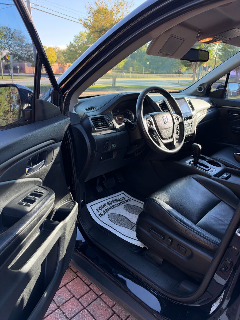 2017 Honda Pilot - $14,995