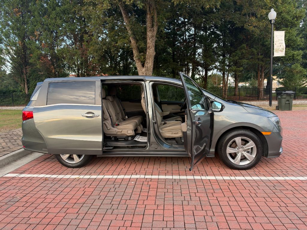 2018 Honda Odyssey - $18,995