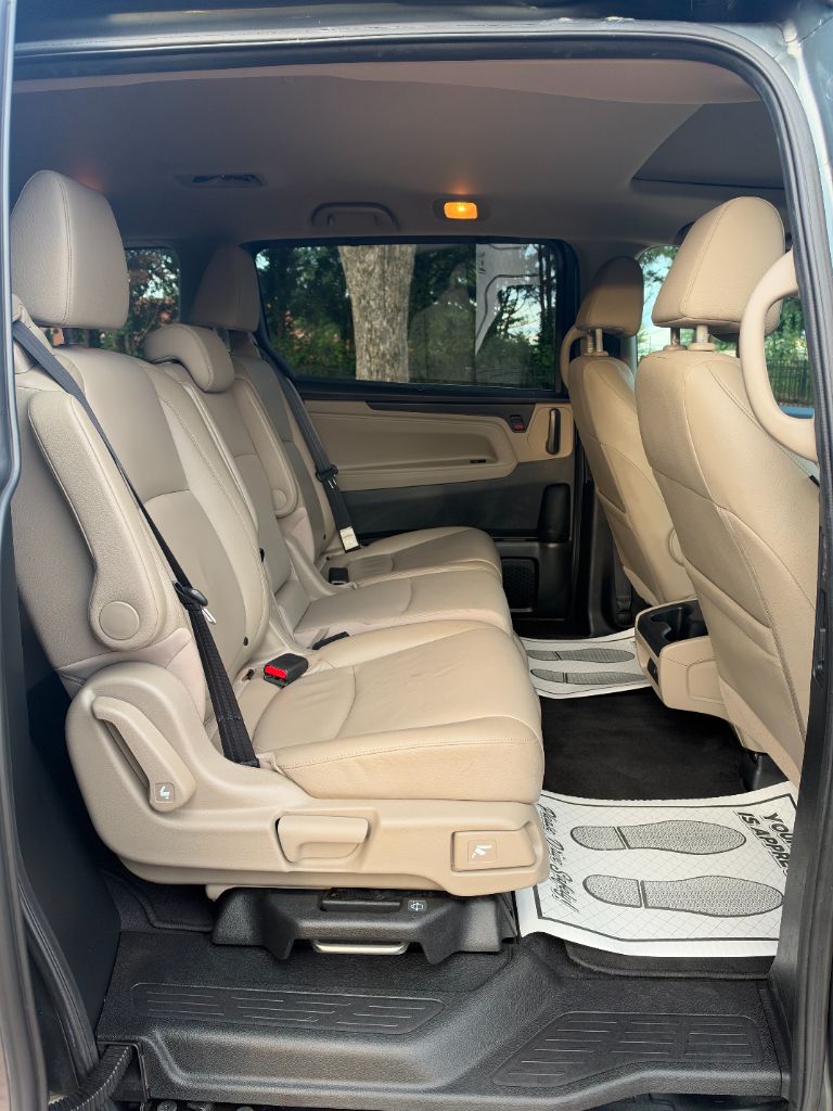 2018 Honda Odyssey - $18,995