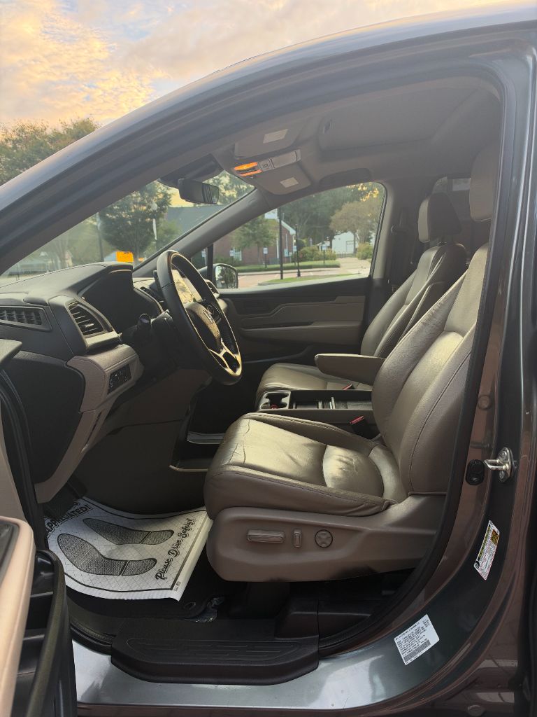 2018 Honda Odyssey - $18,995