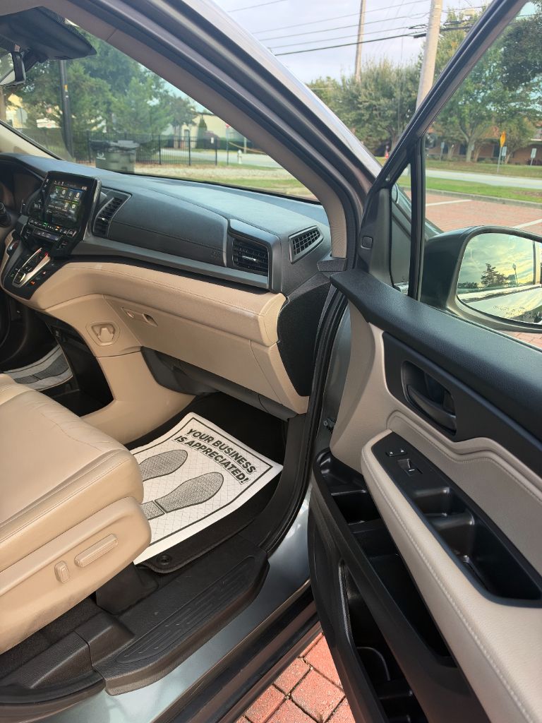 2018 Honda Odyssey - $18,995