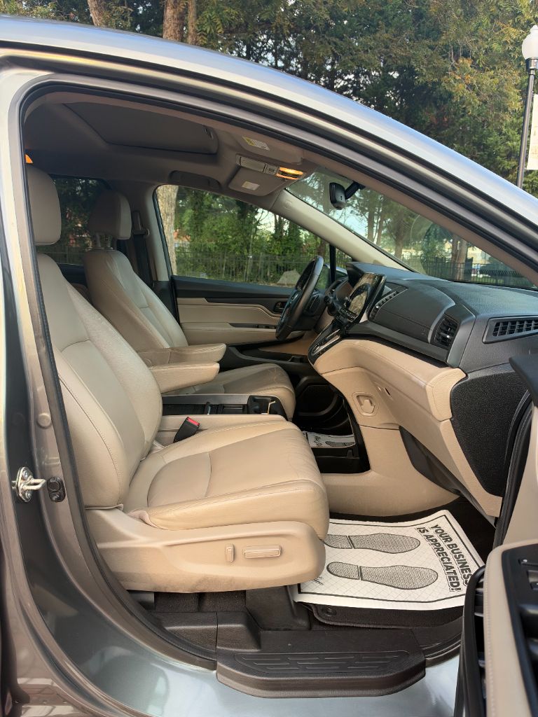 2018 Honda Odyssey - $18,995