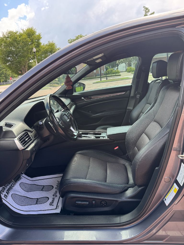 2020 Honda Accord - $18,995