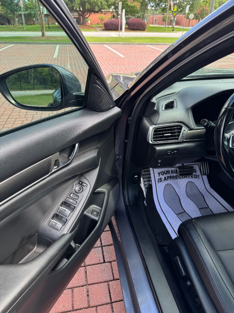 2020 Honda Accord - $18,995